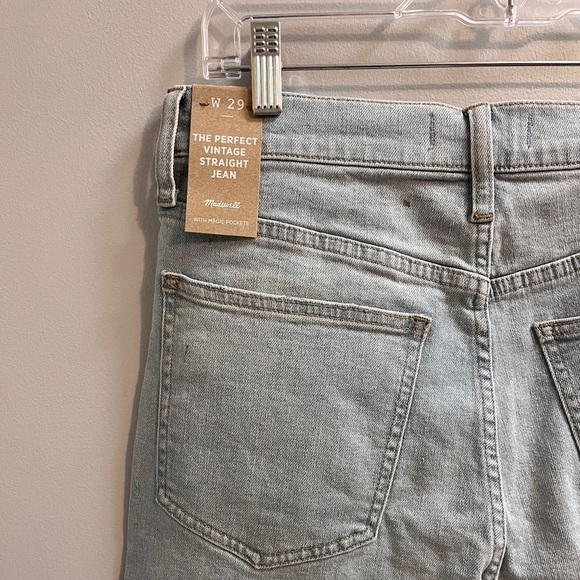 Madewell The Perfect Vintage Straight Jean in Mosedale Wash - Picture 9 of 12